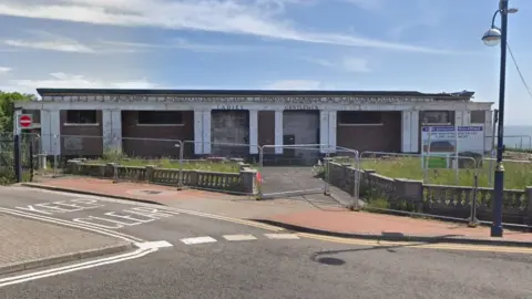 Google Toilet block on Barry Island to become restaurant