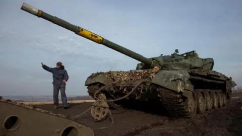 Ukraine welcomes German tank move as 'first step