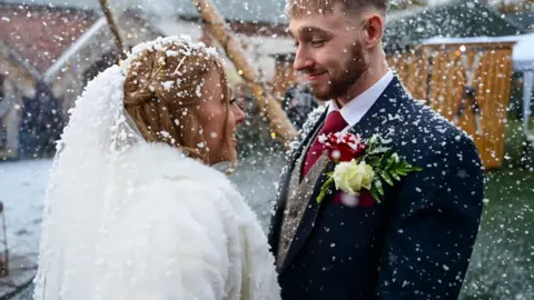 Christmas miracle wedding donated for cancer patient