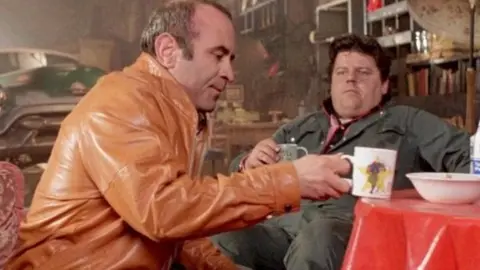 Rex Features Bob Hoskins & Robbie Coltrane in Mona Lisa