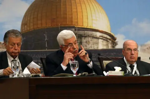EPA Mahmoud Abbas (C) addresses The Palestinian National Council 23rd opening session in the West Bank town of Ramallah, 30 April