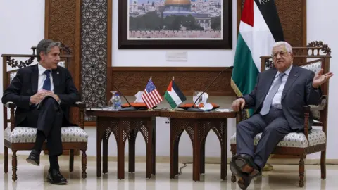 EPA US Secretary of State Antony Blinken and Palestinian President Mahmoud Abbas speak to reporters in Ramallah, in Ramallah, in the occupied West Bank (25 May 2021)