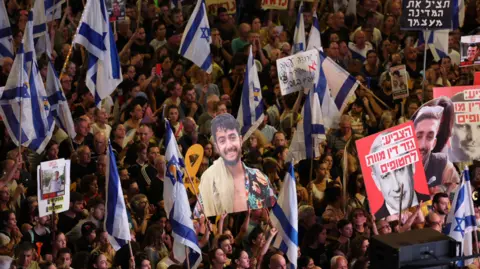 Reuters Thousands of protestors gather in Tel Aviv 