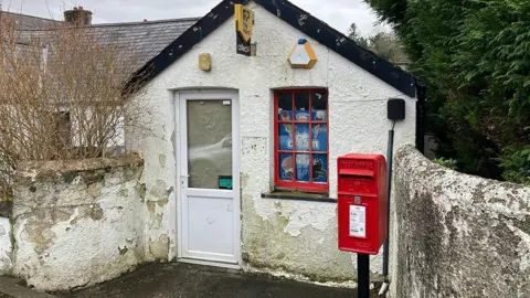 Alun Lloyd Jones A picture of the post office and the shop in Llanfarian today. 