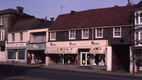 Dunstable and District Local History Society Shop fronts in Dunstable in 1973