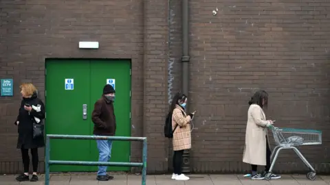 Getty Images social distancing in Glasgow