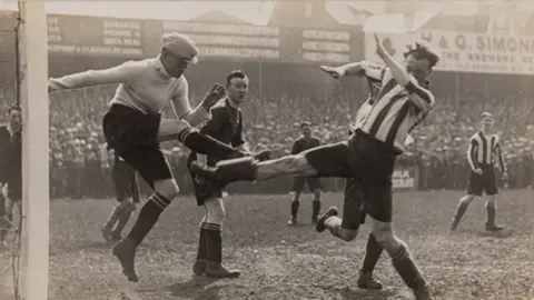 Laura Bennetto Reading's Frank Richardson