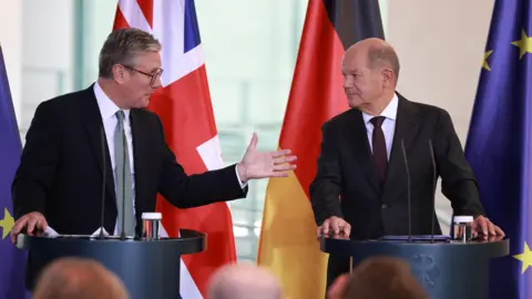 EPA Sir Keir, Almanya'daki anlaşmasının 'Brexit'te köşeyi döneceğini' söyledi