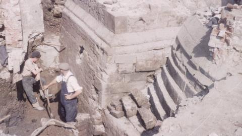 Sheffield Castlegate: Major Excavation Project Begins - BBC News