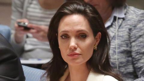 Angelina Jolie To Divorce Brad Pitt - BBC News