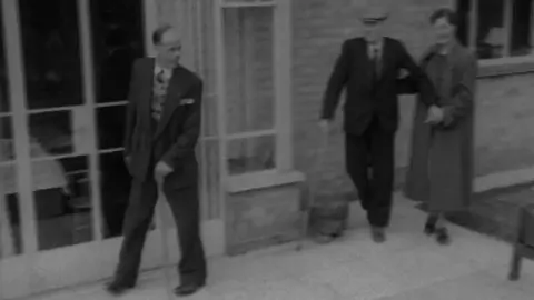British Pathe People moving to the homes