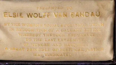 Hansons Hunger medal case