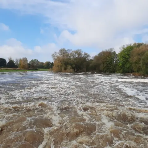 Viv WEDNESDAY - Flood water at Abingdon