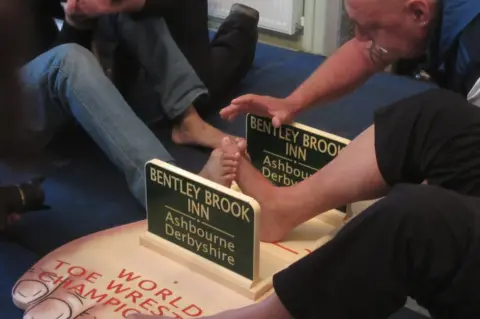 Bentley Brook Inn Toe wrestlers