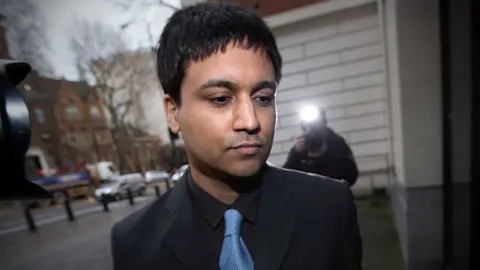 Carl Court Navinder Sarao at an extradition hearing, 2016