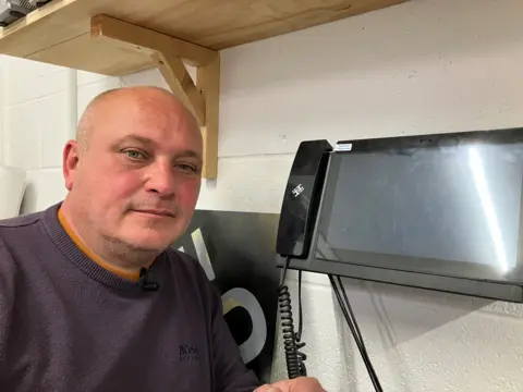 Small business owner Gary Pride said he feels "ripped off" over his phone contract 
