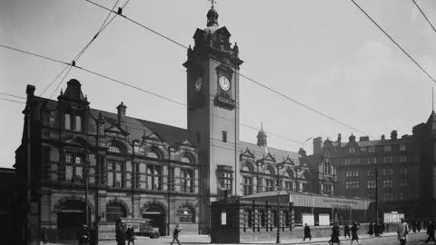 Topical Press Agency Nottingham Victoria Station