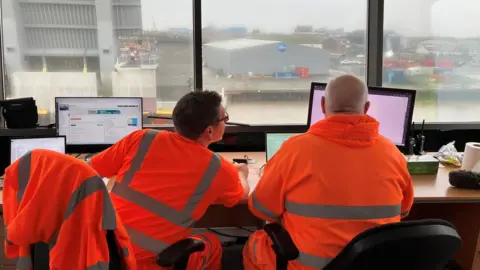 Chris Goreham/BBC Herring Bridge control room