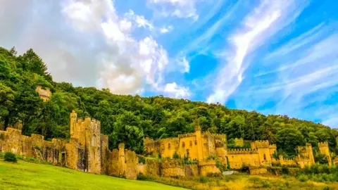 Eric Scadding Eric Scadding took this picture of Gwrych Castle near Colwyn Bay. Would you like to see your photo featured? If you would like your picture to be included, email it to newsonlinepictures@bbc.co.uk with your details and information about how you came to take the image.