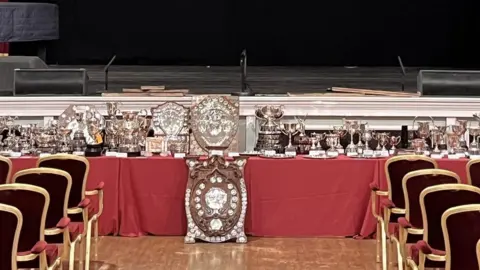 MaNX MUSIC FESTIVAL Guild trophies
