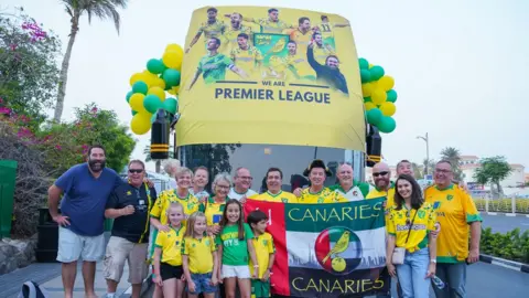 UAE Canaries UAE Canaries open top bus parade
