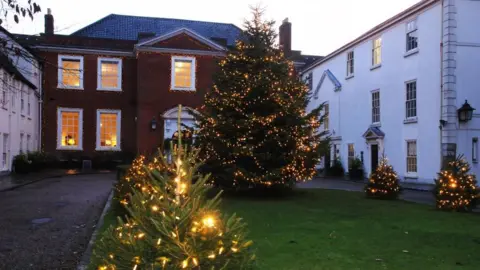 Fred Dustin The Assembly House