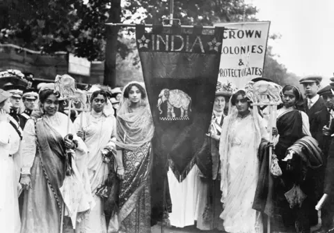 Alamy 1911 suffrage 'Coronation Procession'