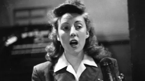 Getty Images Vera Lynn in 1945