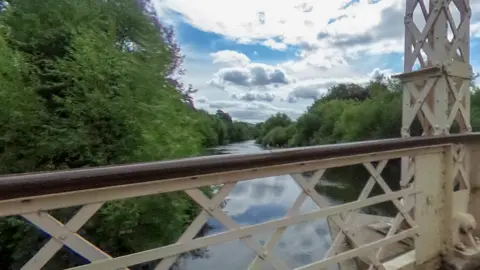 Google Maps Victoria Bridge