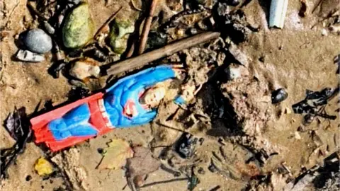 BBC Plastic on the Thames foreshore