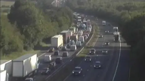 Traffic building up after M1 crash in Leicestershire