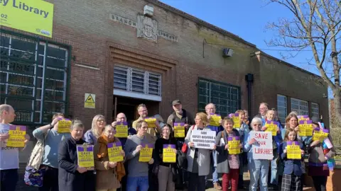 Save Nottingham Libraries Aspley protest