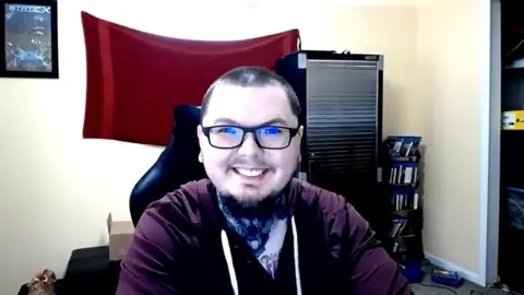 Casey Thornton Casey Thornton is a game streamer in search of a high quality webcam