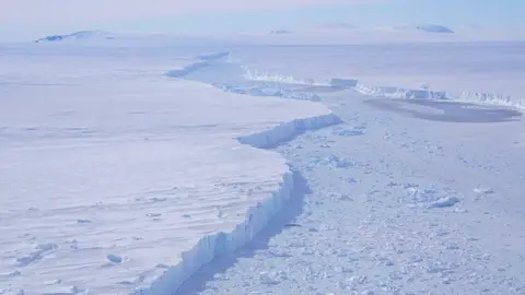 NASA ICEBRIDGE/Brooke Medley PIG Berg
