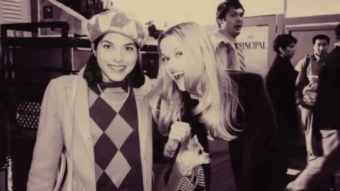 Selma Blair / Mean Baby Blair on the set of Legally Blonde with co-star Reese Witherspoon