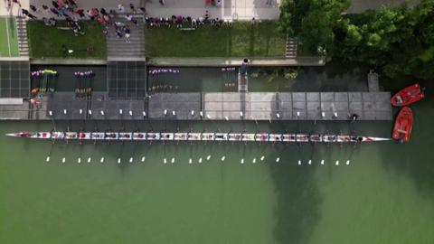 The world's longest rowing boat
