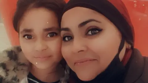 Rezia Rezia and daughter