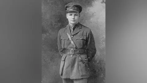 CHESHIRE ROLL OF HONOUR Lt Leonard Comer Wall