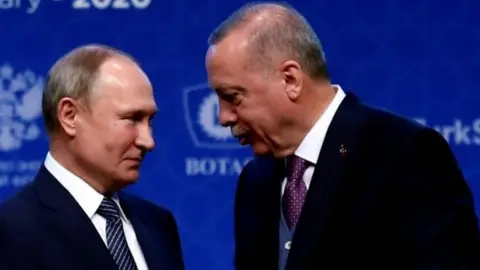 Reuters Russian President Vladimir Putin (left) and Turkish President Recep Tayyip Erdogan. Photo: January 2020