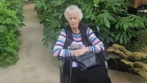 Family handout Joyce Wright