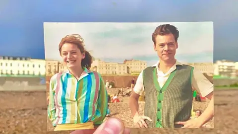 Thomas Duke/Stepping Through Film Emma Corrin and Harry Styles in My Policeman on Brighton beach