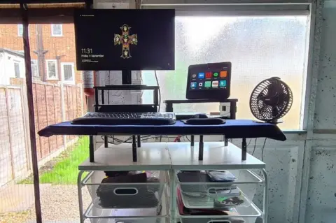 Alexandru Voica makeshift standing desk