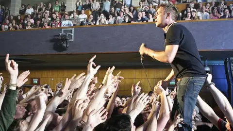 Damon Albarn of Blur performs at Wolves Civic Hall on June 24, 2009 in Wolverhampton