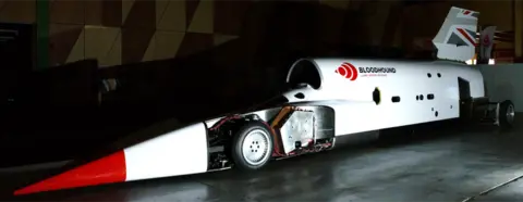 BLOODHOUND LSR The car
