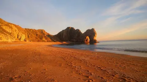 Iulia Zsold TUESDAY - Durdle Door