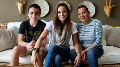 Jessica Gold Jessica Gold (centre), her son William Copsey (L), and her mother, Rossana Gold