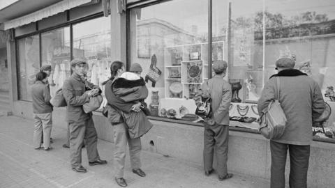 China's Staggering 40 Years Of Change In Pictures - BBC News