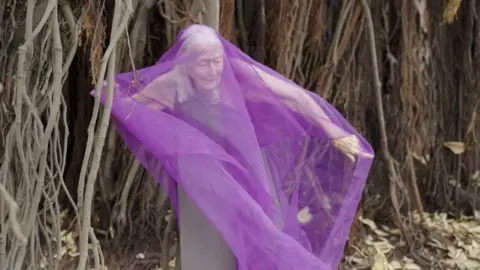 Sue Healey Eileen Kramer dances