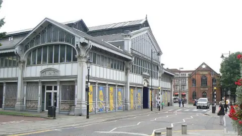 GEOGRAPH/ALAN MURRAY-RUST  Upper Campfield Market Hall