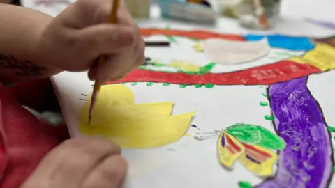 Martin Giles/BBC art therapy